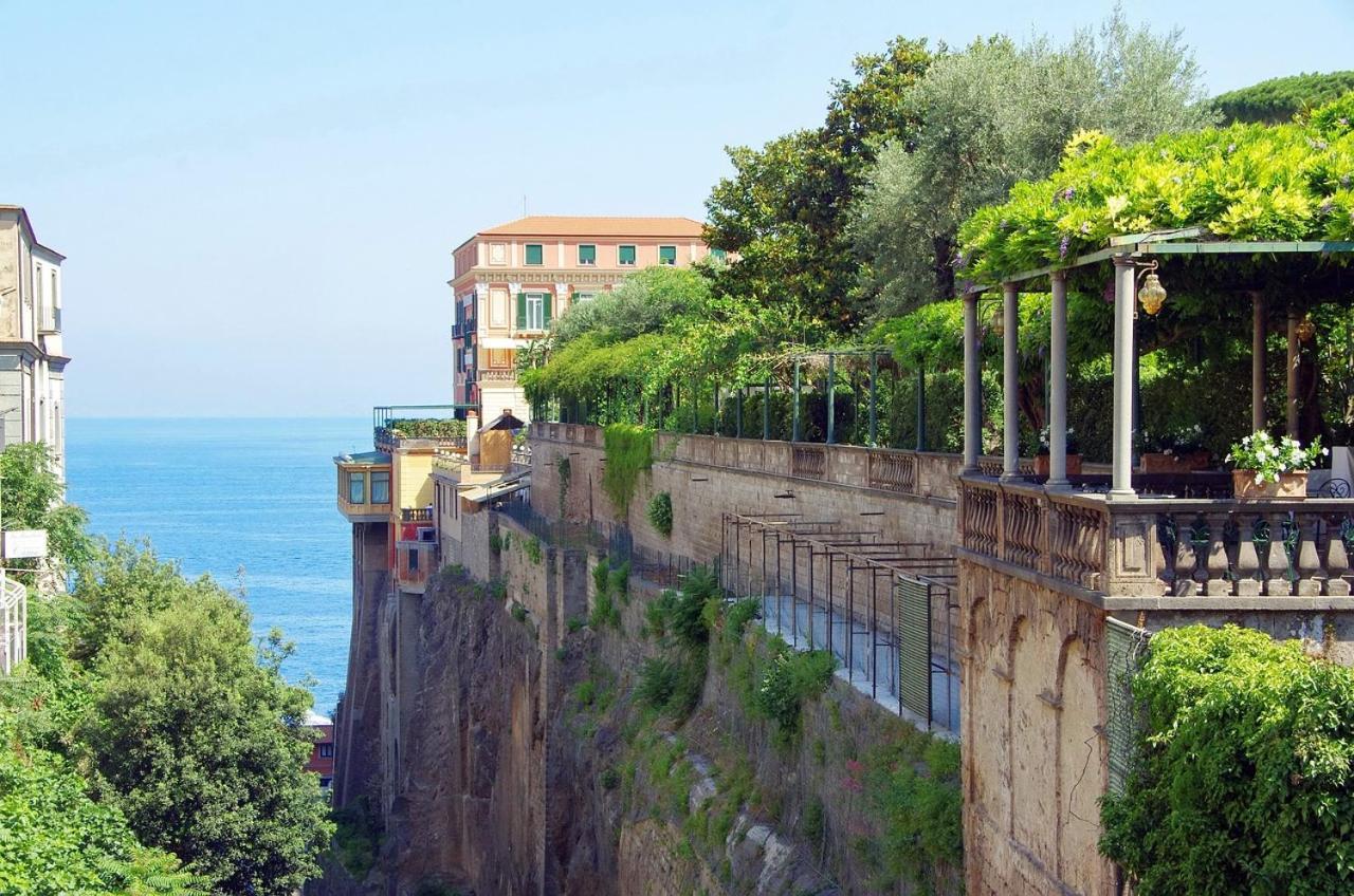 Relais Sorrento Terrace And Relax Bed & Breakfast Exterior photo